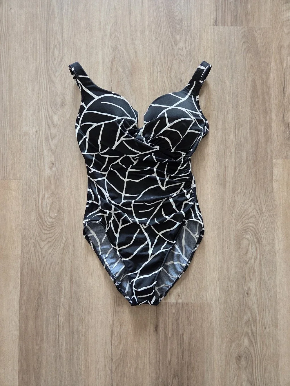 Miraclesuit Escape One Piece Swimsuit 14 Resortwear Vacation Summer Slimming